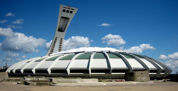 Expos playing before they close the dome of the Olympic Stadium