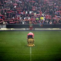 Lisbon: Exceptional farewell for Eusébio