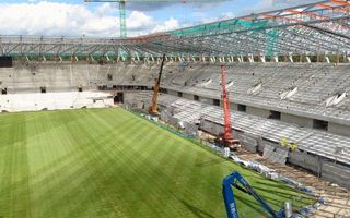 Poland: Roof over Białystok stadium ready