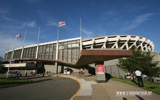 Washington: RFK Stadium falling apart? Appeals to tear it down