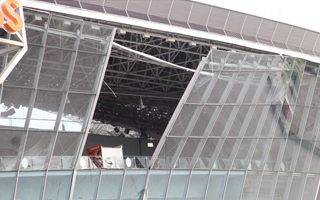 Donetsk: Donbass Arena facade falling off