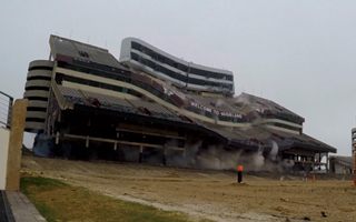 Texas: Kyle Field main stand collapsed (video)