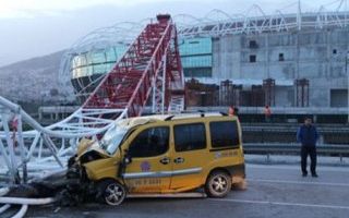 Turkey: Tragedy in Bursa, driver killed by collapsing crane