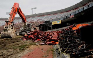 San Francisco: Candlestick Park going down slowly