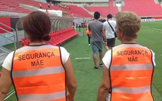 Brazil: Mothers guarded their sons during derby