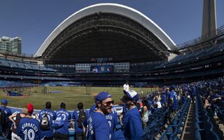 SkyDome roof opening (Rogers Centre, Toronto) - Timelapse 