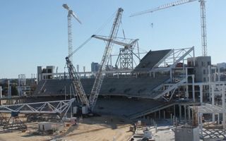 Perth: First steel roof truss installed