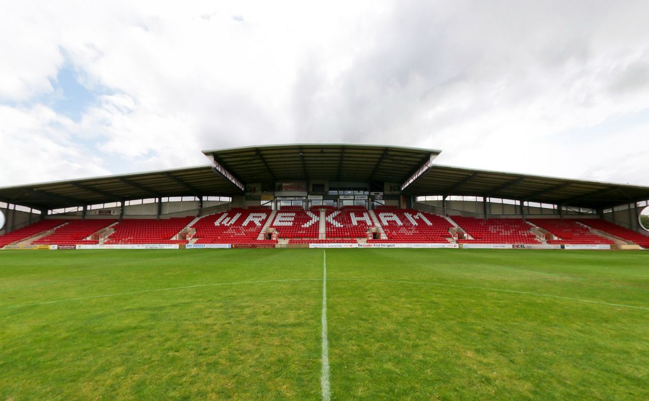 Racecourse Ground