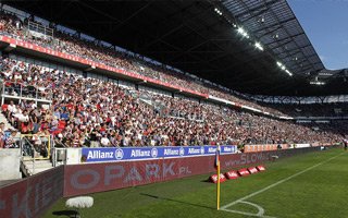 Poland: Fans in Zabrze pushing for missing stand