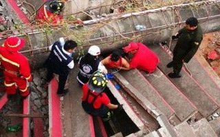 Bolivia: Tragic accident, floodlight mast crashed onto spectators