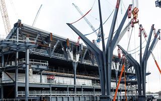 London: Tottenham shows its steel “trees”