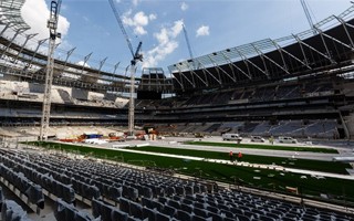 London: Exception for Tottenham, speedy construction