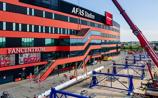 Alkmaar: Roof megatruss assembly begins