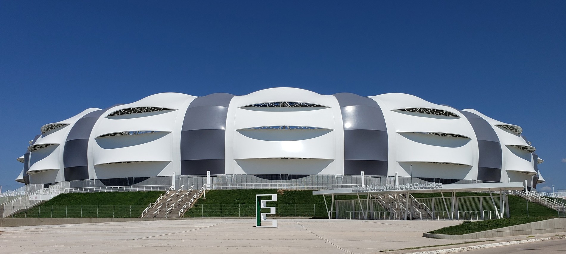 Estadio Unico Madre de Ciudades