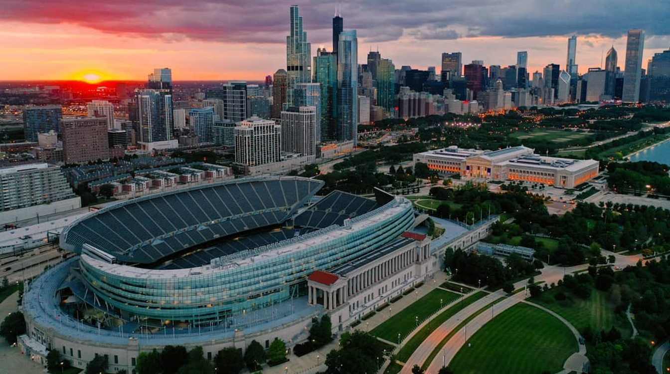 USA: Chicago's Soldier Field domed? –