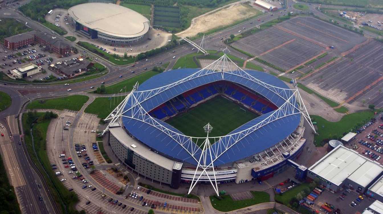 Bolton wanderers hot sale macron stadium