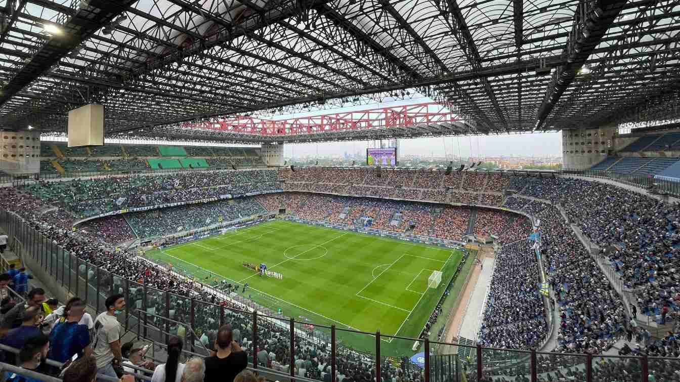 San Siro in the inside with full stands