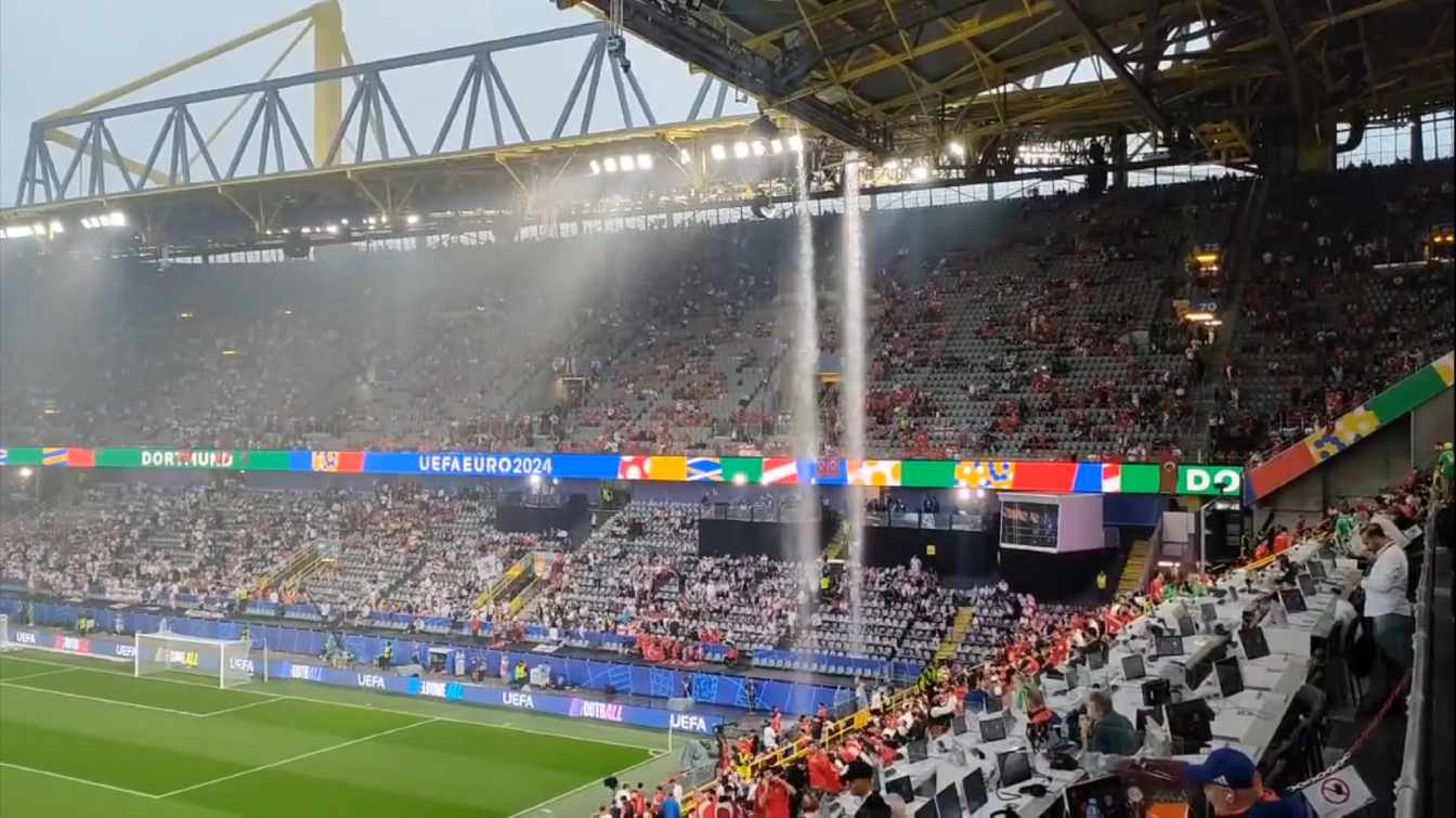 Rain in BVB Stadion Dortmund