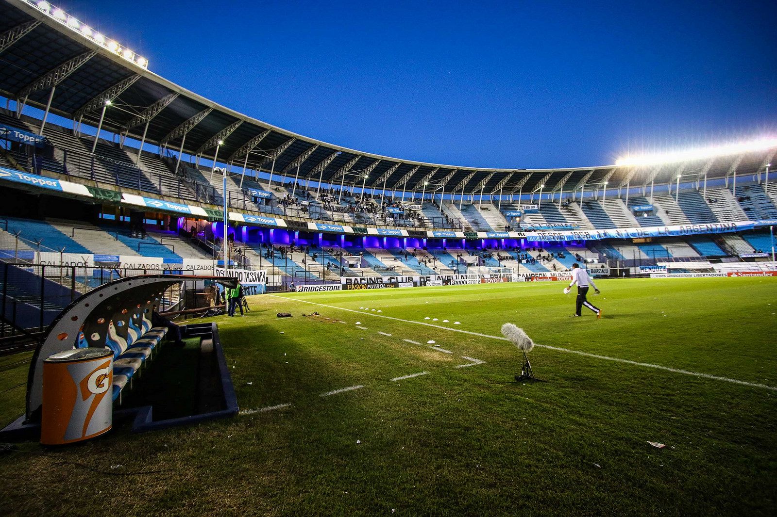 Estadio Presidente Juan Domingo Perón (El Cilindro) –