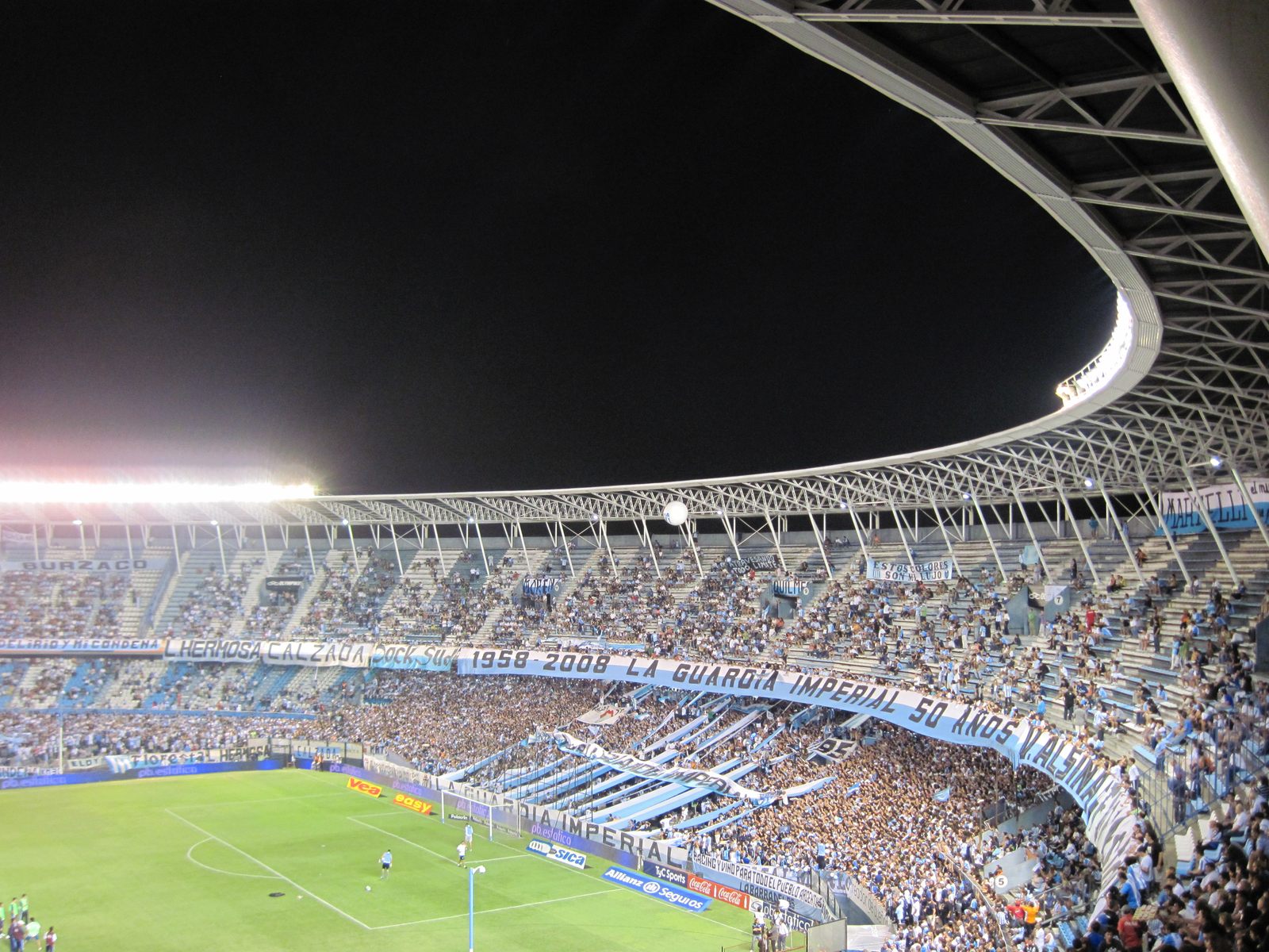 Estadio Presidente Juan Domingo Perón (El Cilindro) –