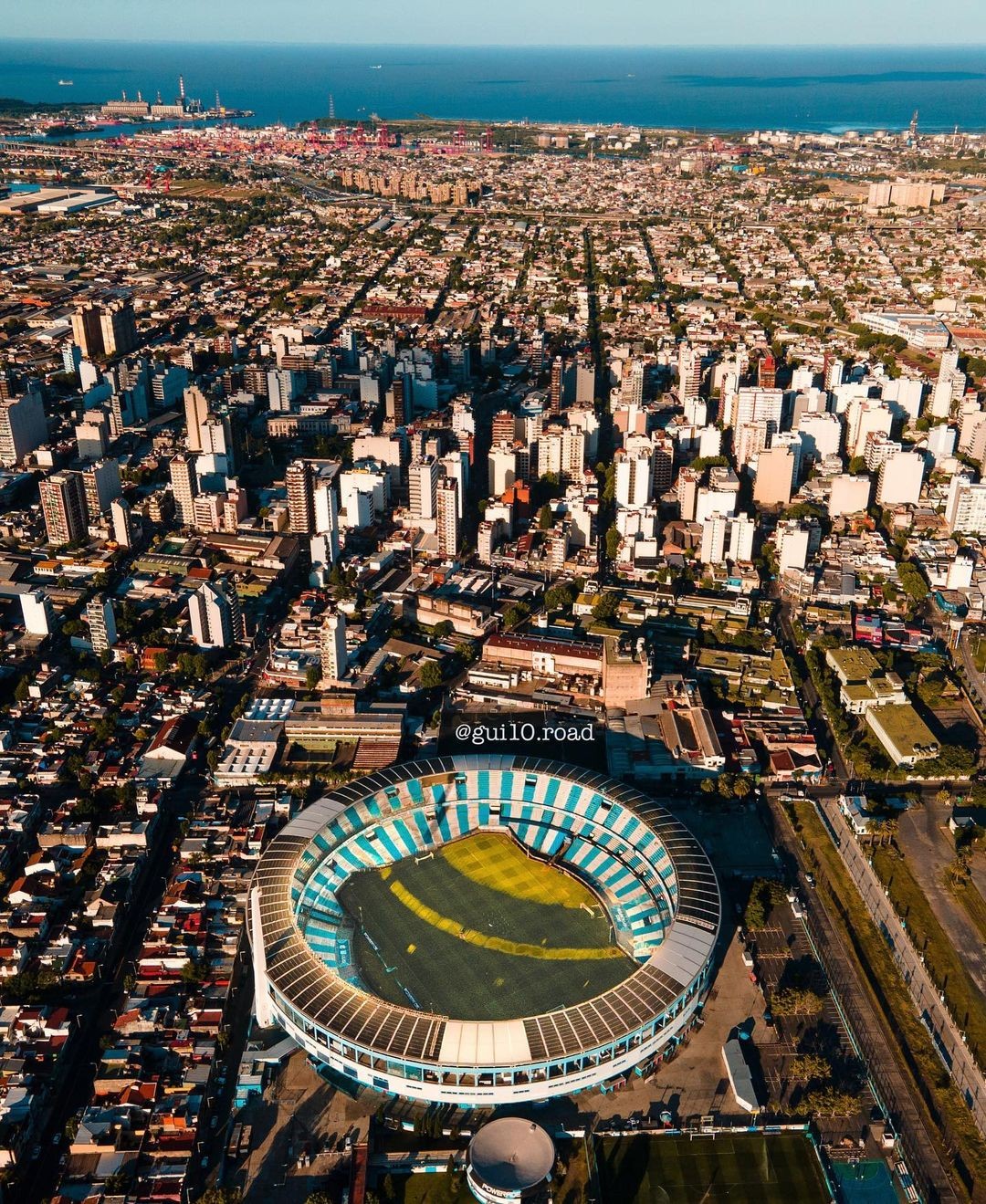 Estadio Presidente Juan Domingo Perón (El Cilindro) –