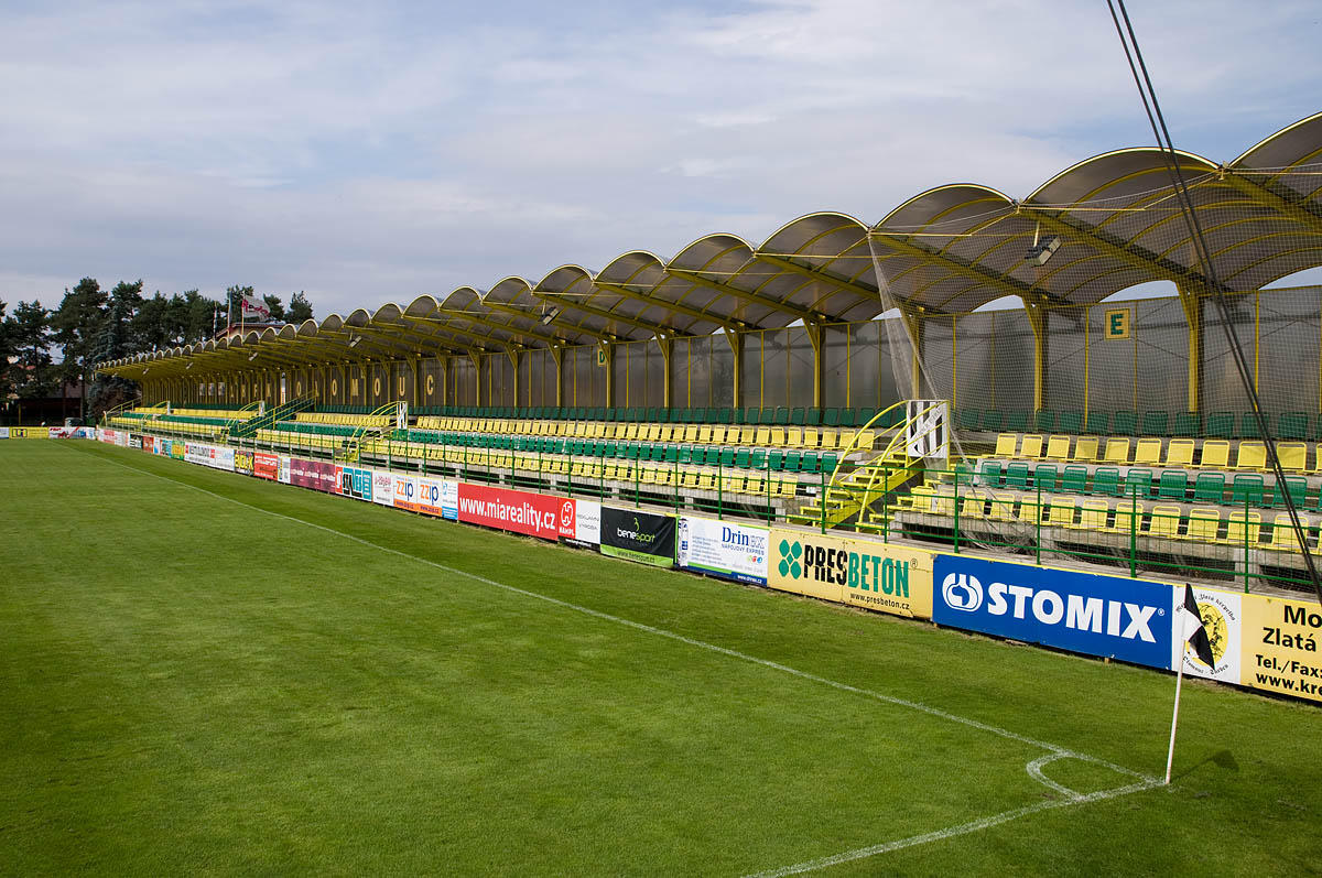 Hlavní stadion v Olomouci-Holici (Stadion 1. HFK Olomouc) – StadiumDB.com