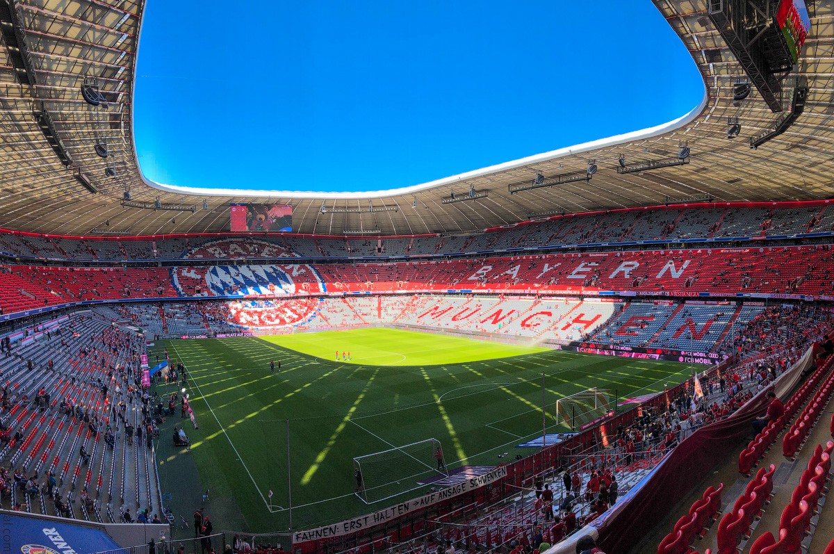 Allianz Arena - Simple English Wikipedia, the free encyclopedia