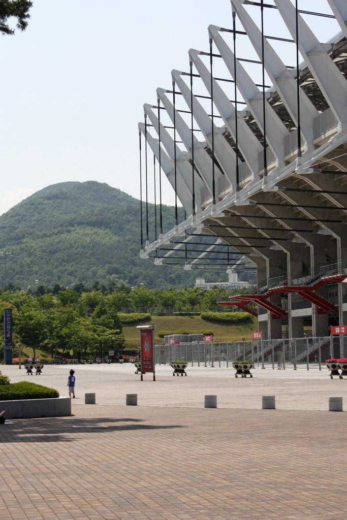 Groundhopper's Guide to.. Ulsan Munsu Football Stadium - K