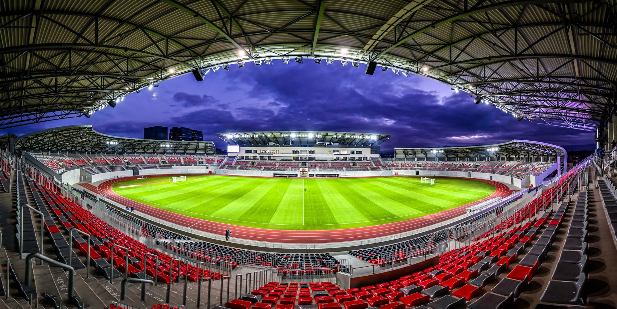 Fotbal: FC Hermannstadt a surclasat liderul Farul (4-0) la inaugurarea  noului stadion din Sibiu