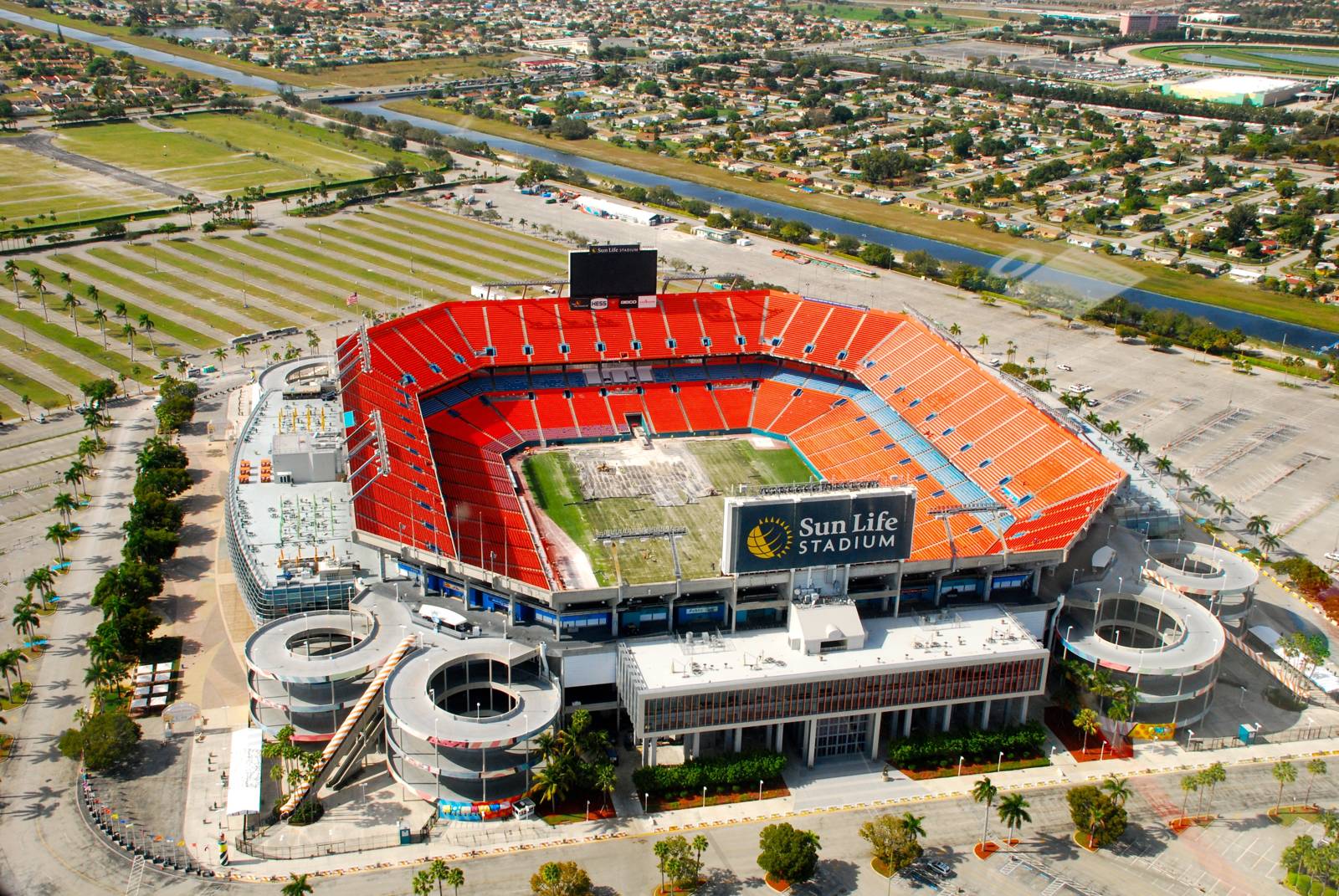 Dolphins CEO Tom Garfinkel pushes Hard Rock Stadium as possible 2026 World  Cup final host