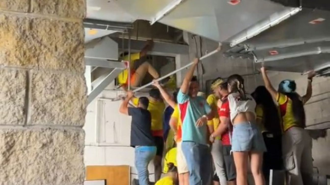 Fans who climbed into the air vents