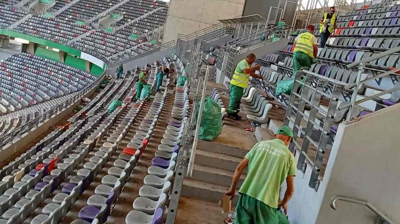 The cleaning crew entered the stadium only after the scandal