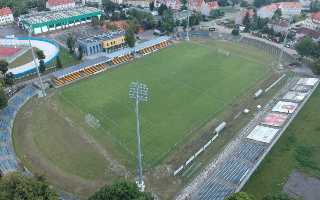 Poland: Fans finally see long-awaited renovation of Elbląg stadium