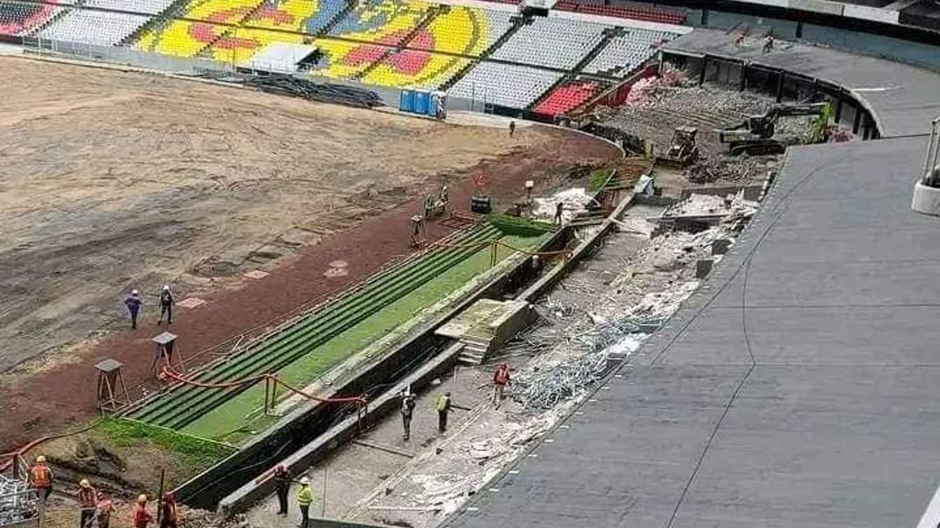 Construction of Estadio Azteca