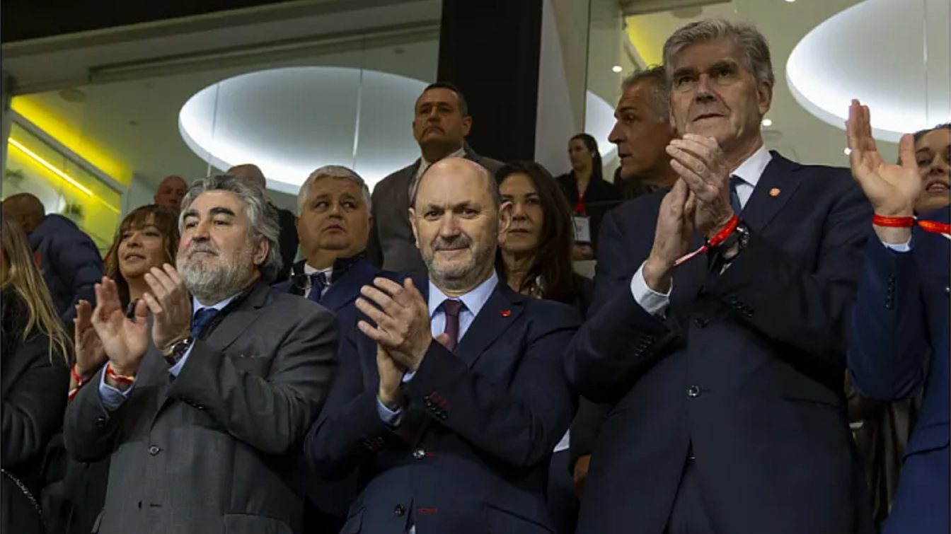 Rafael Louzán (pictured in the middle) refused to publish the scores in the past, arguing that the RFEF is not a public administration that has to give this data.
