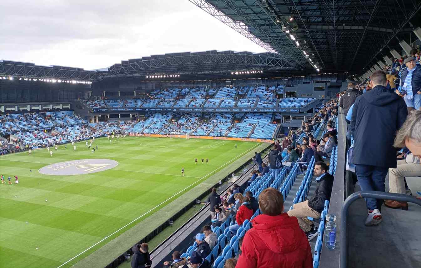 Of the 4,200 Gol chairs, 800 will go to Celta's sports city and the rest to around 20 venues across Galicia.
