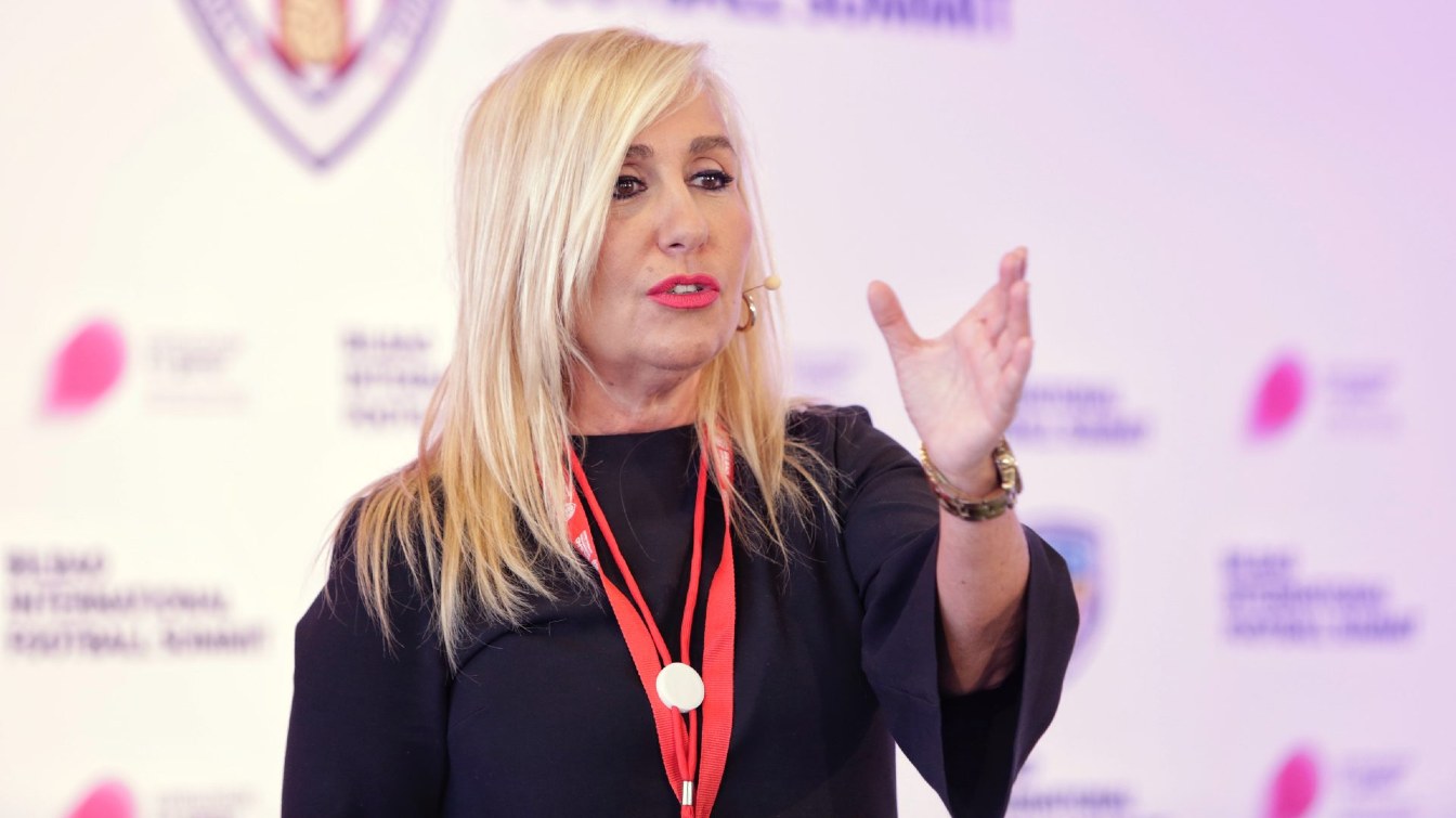 María Tato was part of the team of the Spanish bid for the 2030 World Cup. In the photo, at a meeting during her time at Athletic.