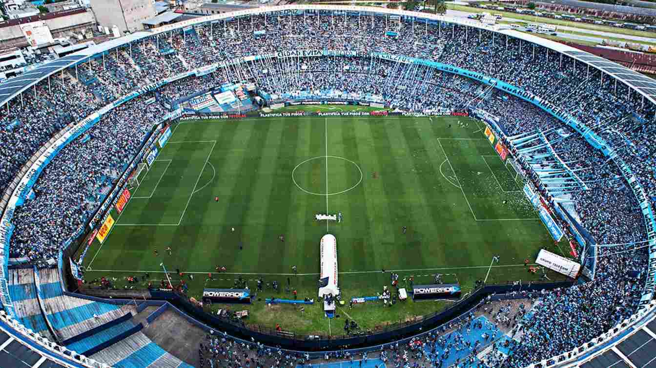 El Cilindro holds the record for the match with the most spectators in the history of Argentine football as 120,000 fans attended the Racing - Celtic Glasgow in 1967.