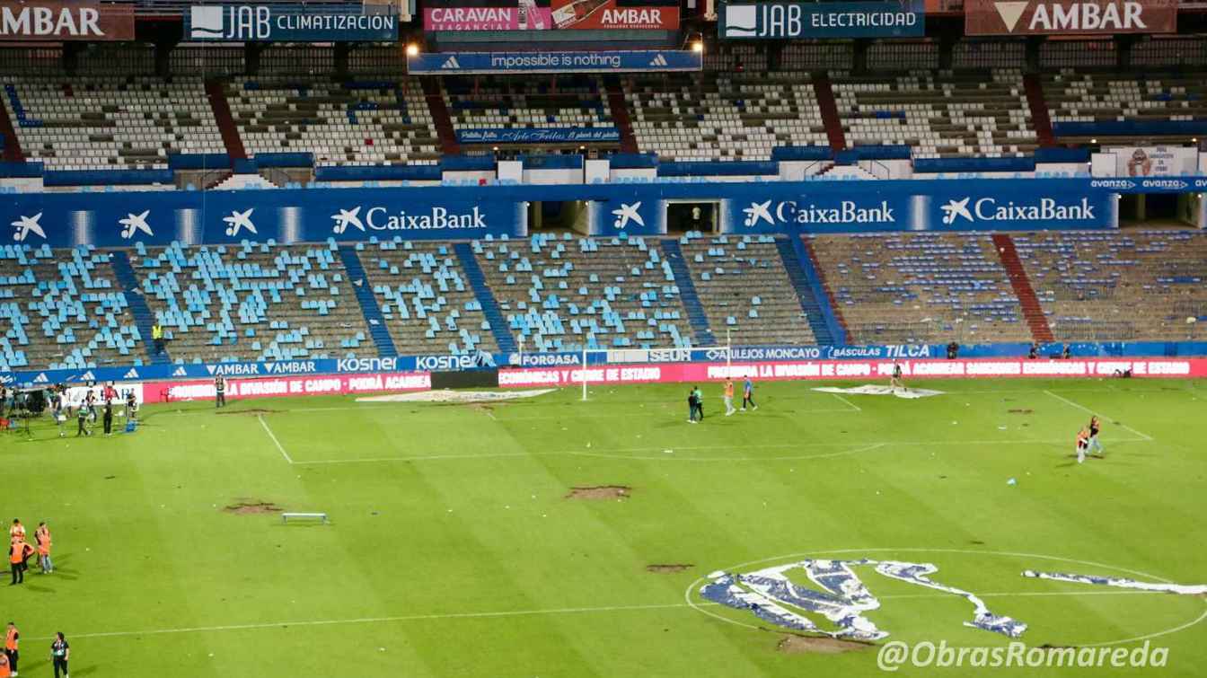 Many fans took the chairs from La Romareda with them as souvenirs.