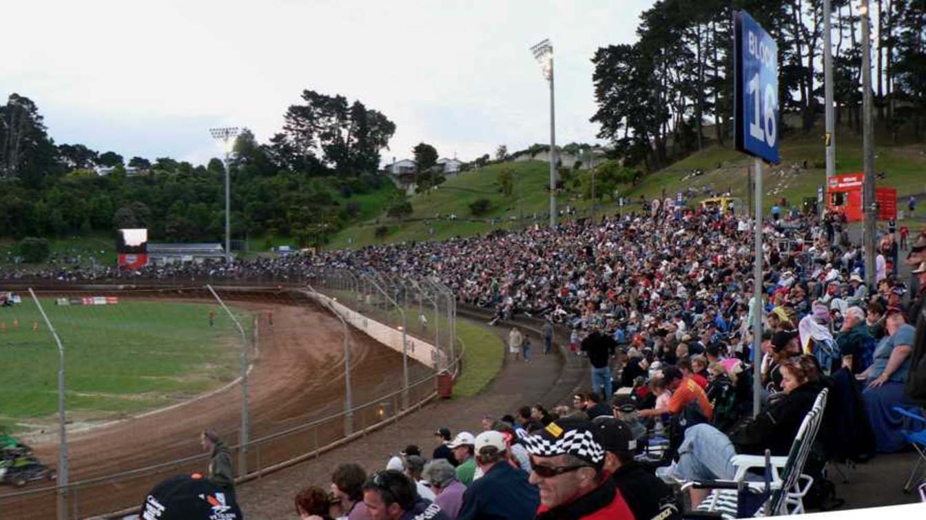 Western Springs Stadium