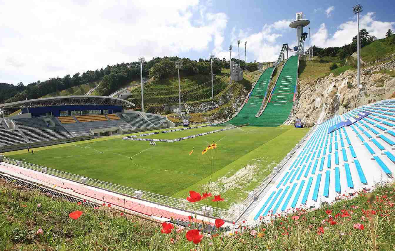 The ski complex comprises, in addition to the stadium, 5 ski jumps.