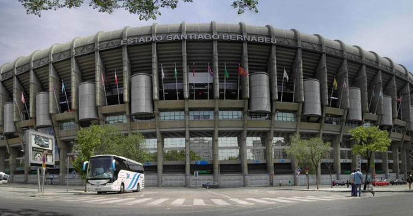 Before the renovation, the full name Estadio Santiago Bernabéu was visible on the stadium's facade.