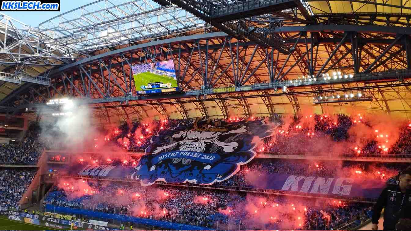 In Poland, ultra groups are more numerous, and their actions more spectacular than in Spain.