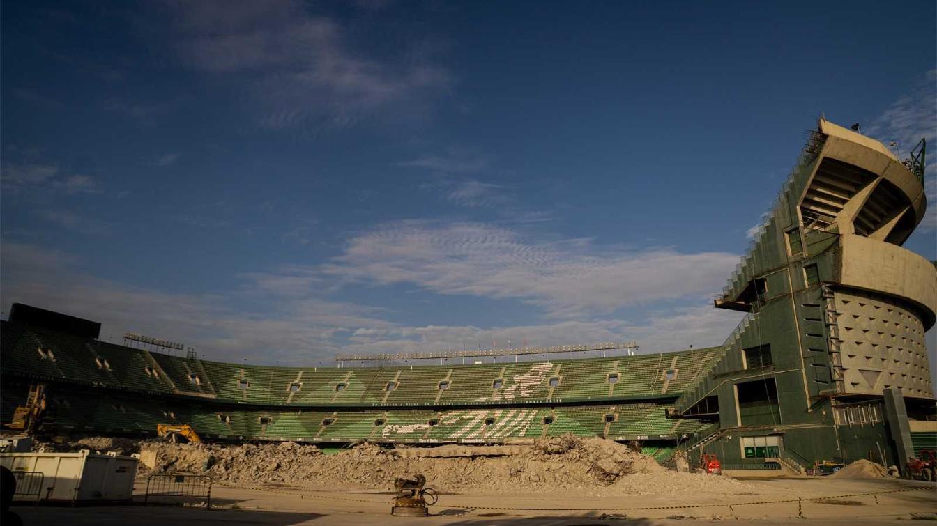 Construction of Estadio Benito Villamar&iacute;n