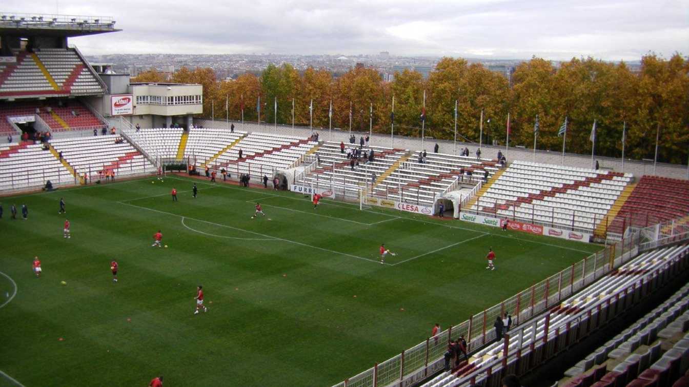 The president of Rayo Vallecano believes that the stadium in its current form is doomed to failure.