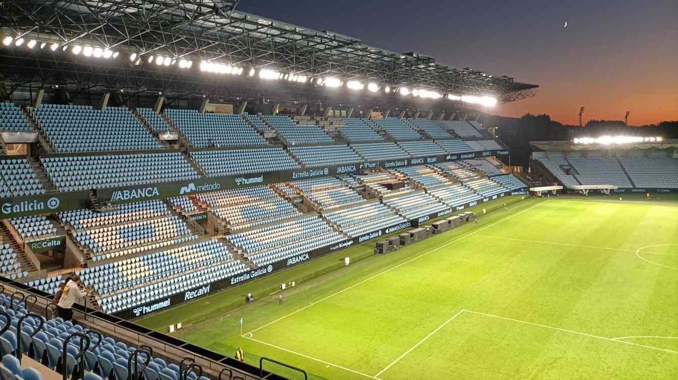 Valencia and Vigo returned to contention after M&aacute;laga and A Coru&ntilde;a withdrew from hosting matches.