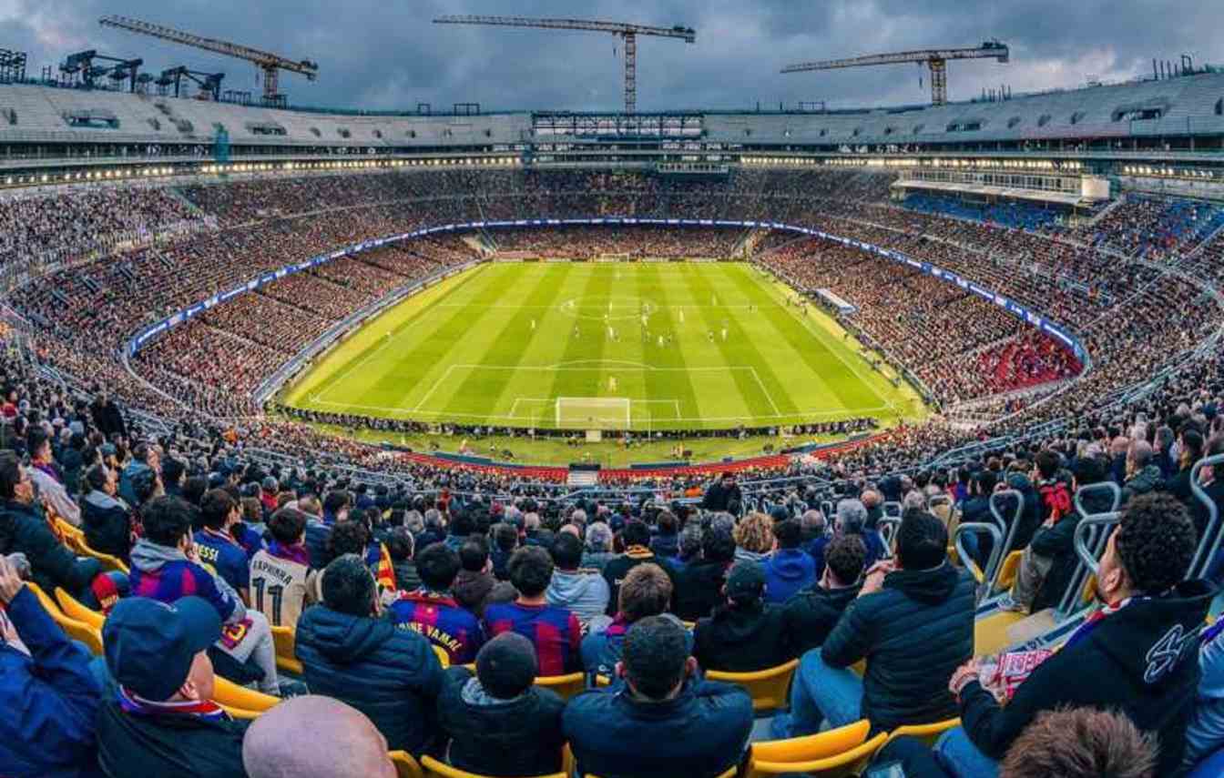 Barcelona plans to improve crowd control around Camp Nou by introducing dedicated routes for fans and new organizational measures with the club&rsquo;s involvement.