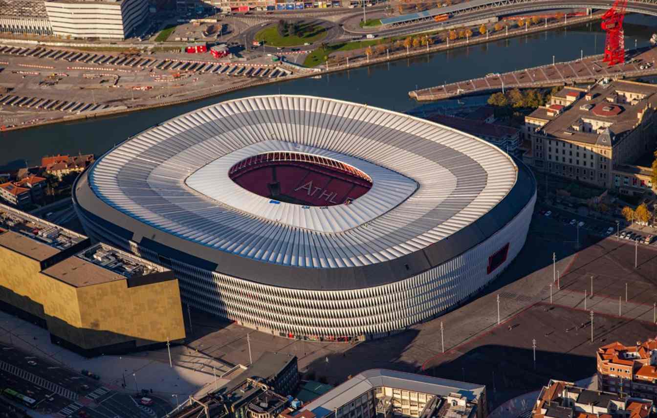 The project involves precise adjustments to seating layouts, including narrower seats and additional rows, creating extra capacity while slightly reducing comfort and requiring complex construction during the season.