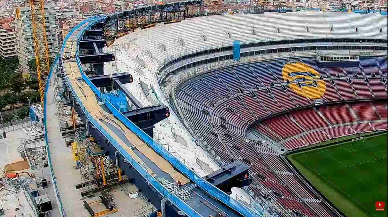 Rising construction costs, additional structural work and delays are creating new financial challenges for FC Barcelona. The club is reportedly evaluating a larger loan to keep the Camp Nou project on track.
